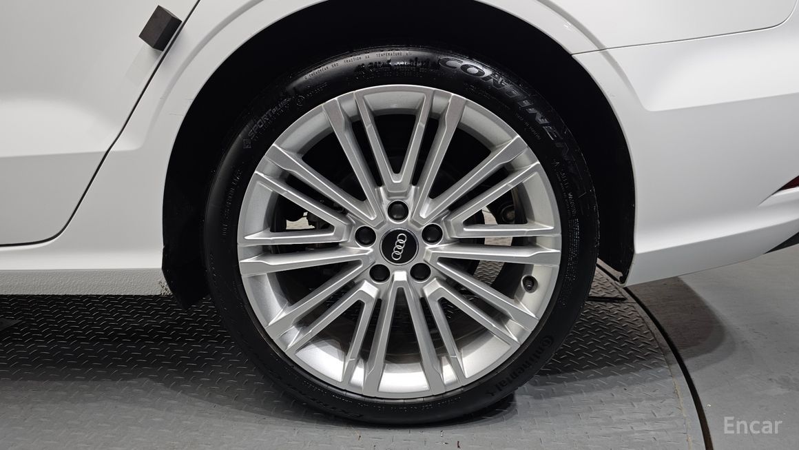 Audi A3 - фото 4