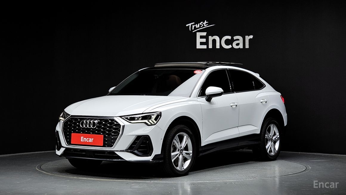 Audi Q3 - фото 0