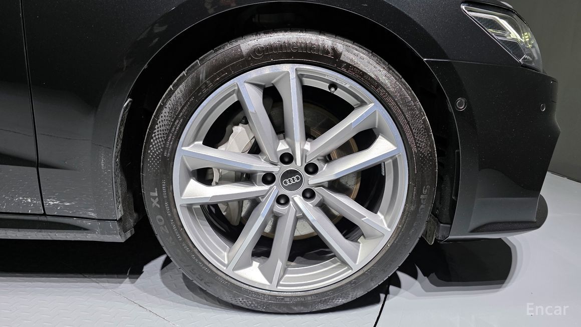 Audi A7 - фото 4