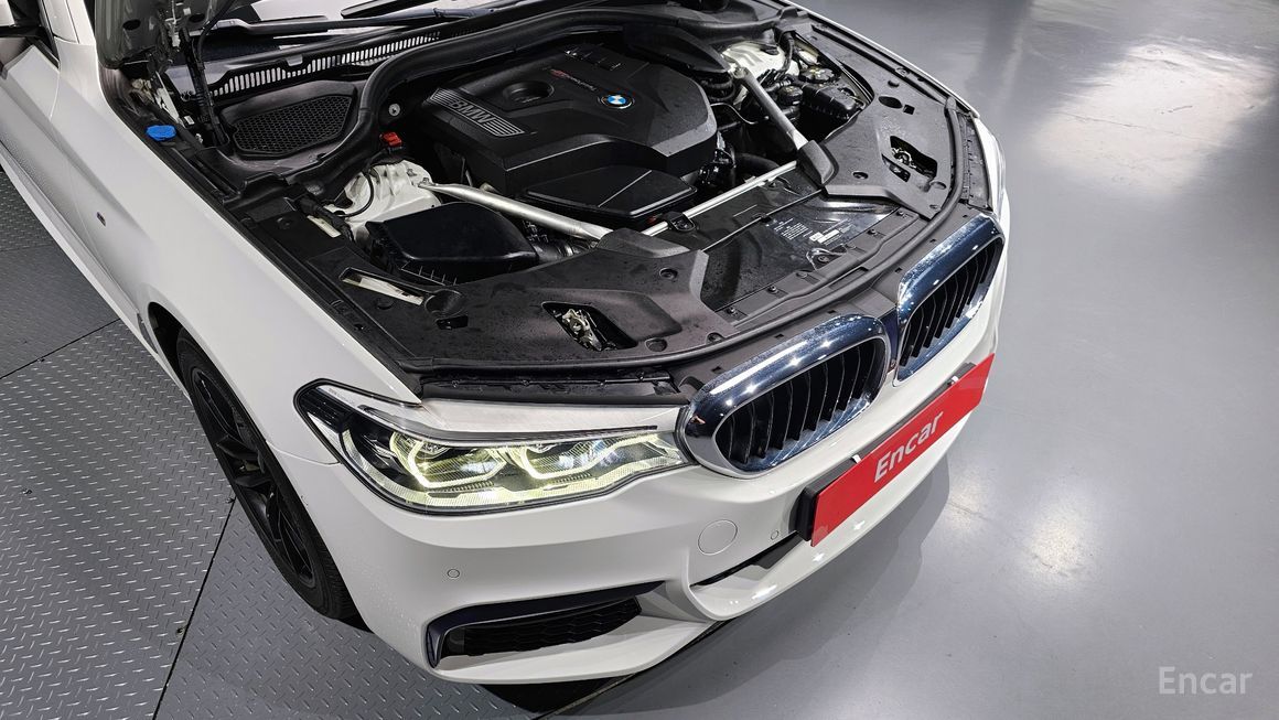 BMW 5 Series - фото 5