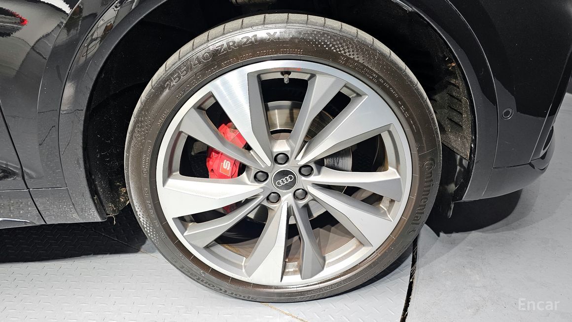 Audi SQ5 - фото 4