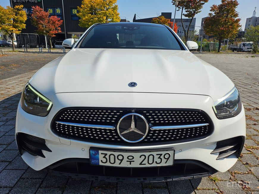 Mercedes-Benz E-Class - фото 0