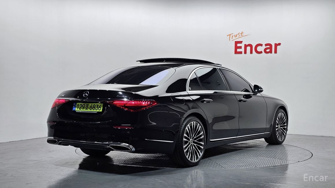 Mercedes-Benz S-Class - фото 1