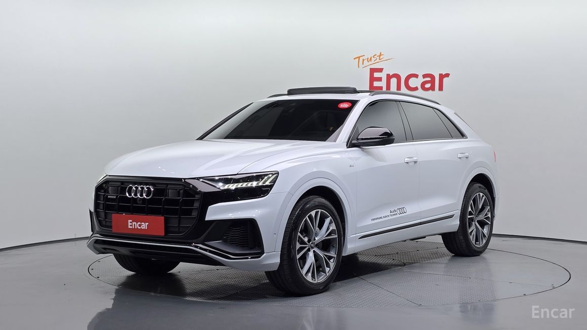 Audi Q8 - фото 0