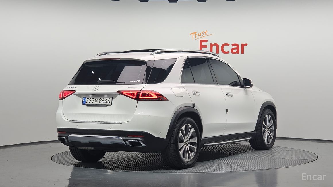 Mercedes-Benz GLE-Class - фото 1