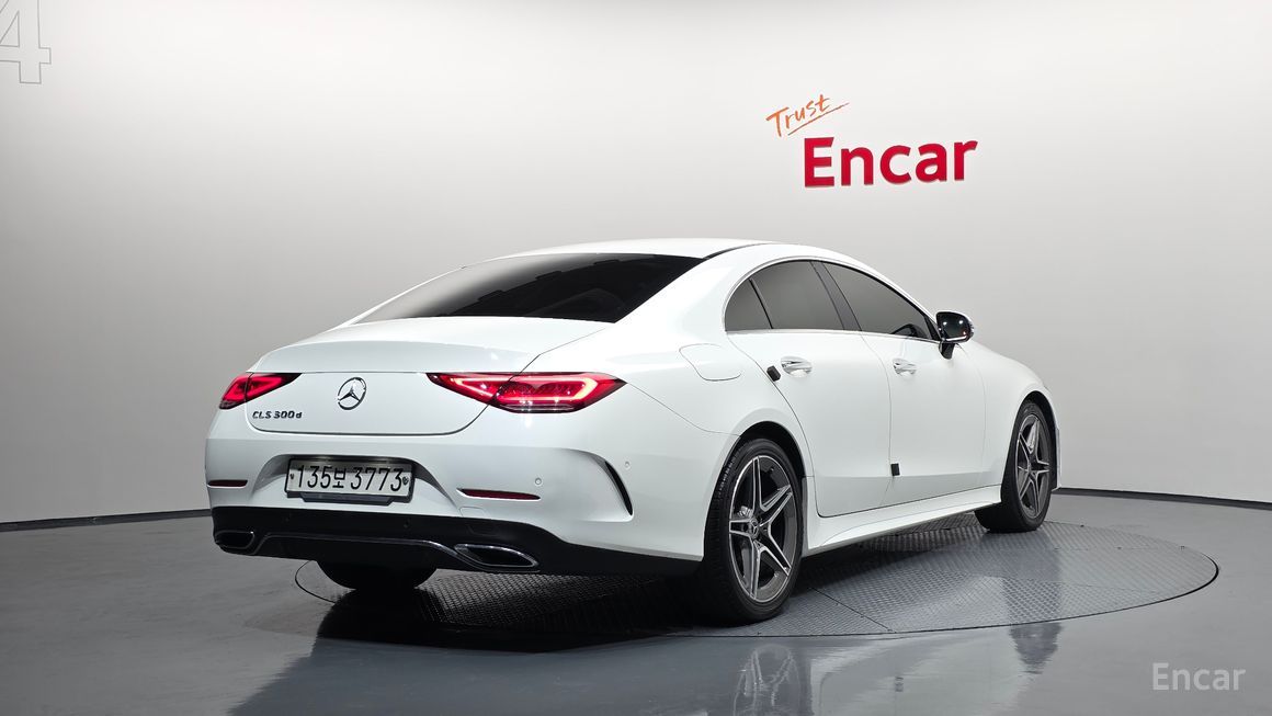 Mercedes-Benz CLS-Class - фото 1