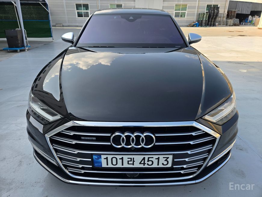 Audi A8 - фото 2