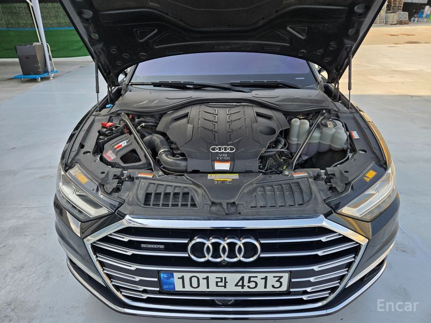 Audi A8 - фото 5