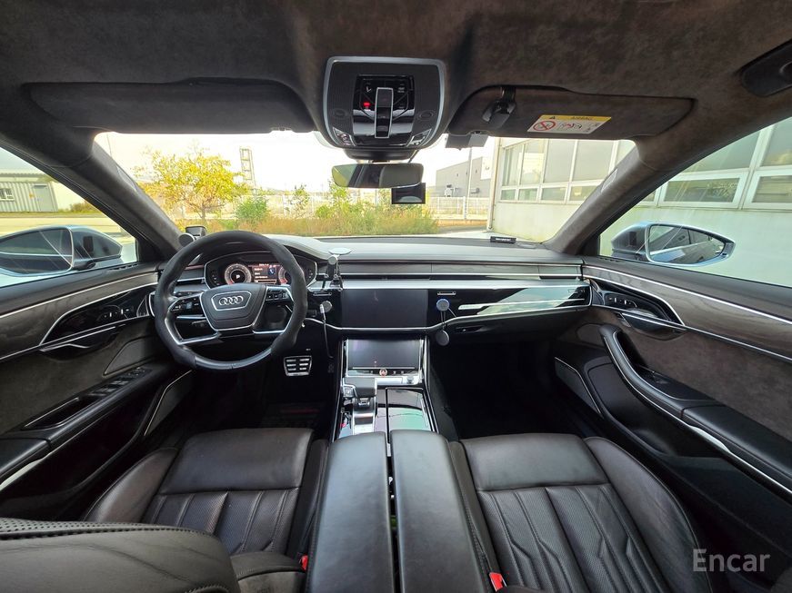 Audi A8 - фото 6