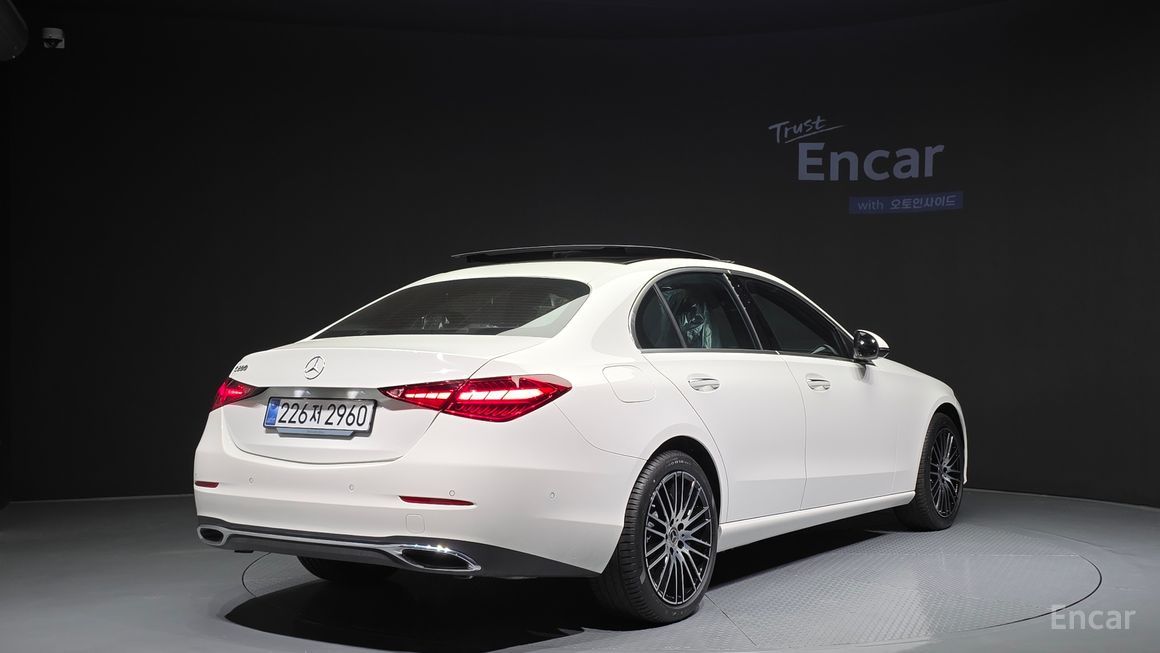 Mercedes-Benz C-Class - фото 1