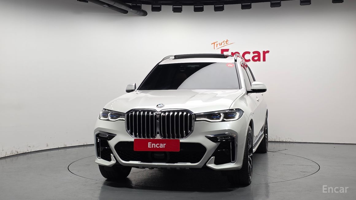 BMW X7 - фото 2