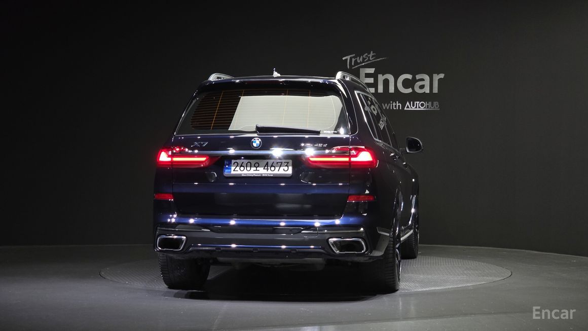 BMW X7 - фото 3