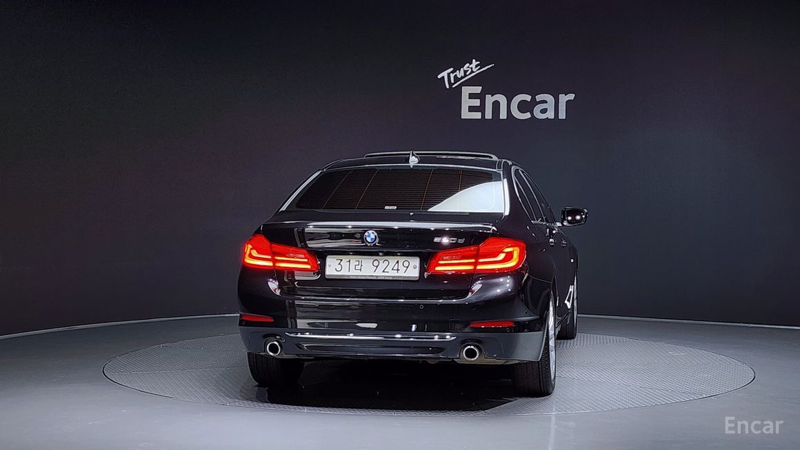 BMW 5 Series - фото 3