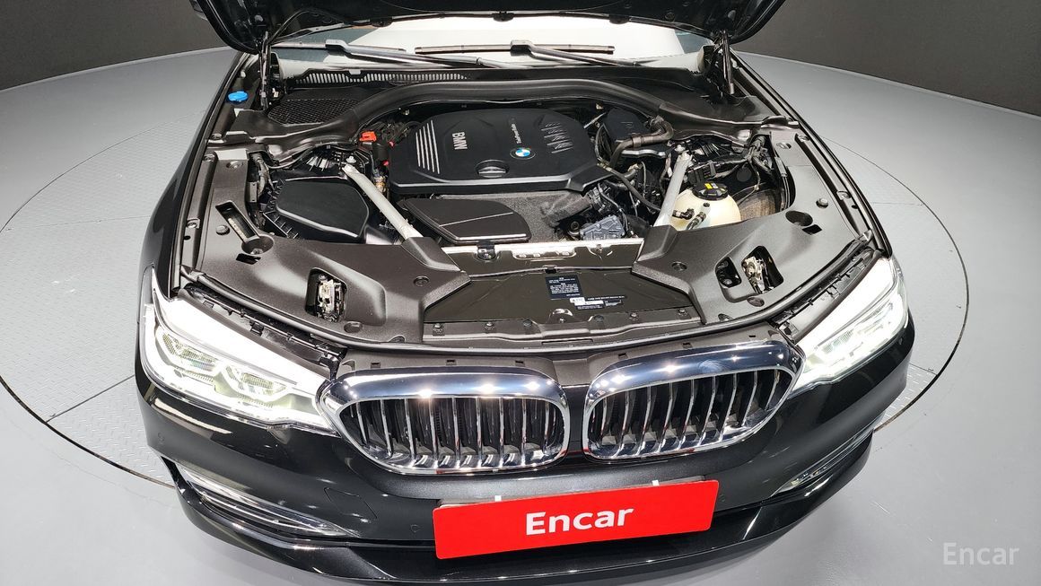 BMW 5 Series - фото 5