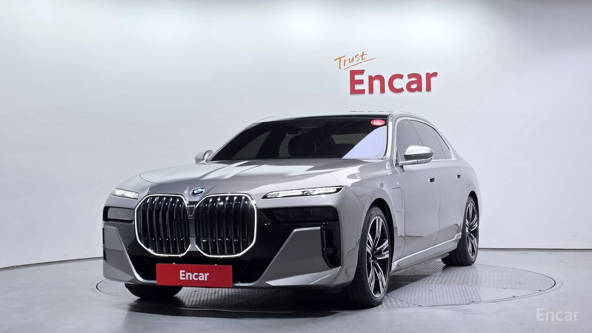 BMW 7 Series - фото 0