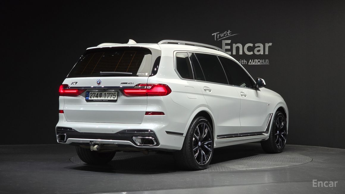 BMW X7 - фото 1