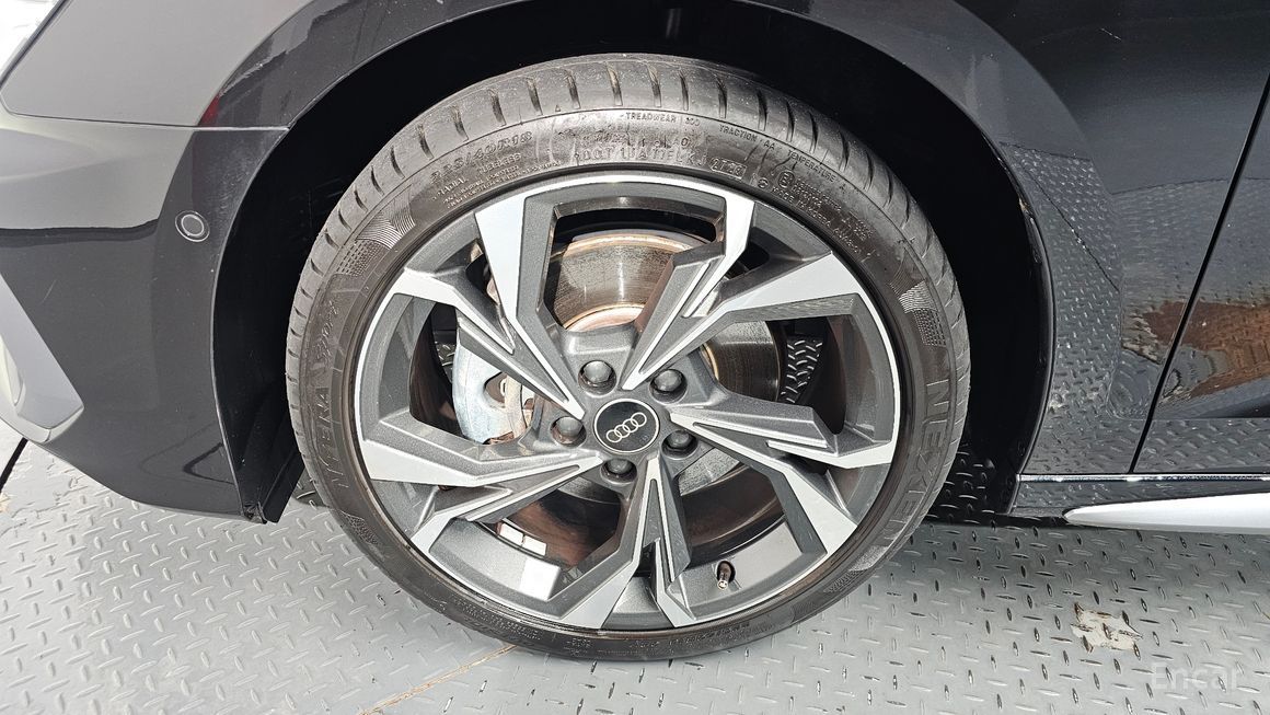 Audi A3 - фото 4