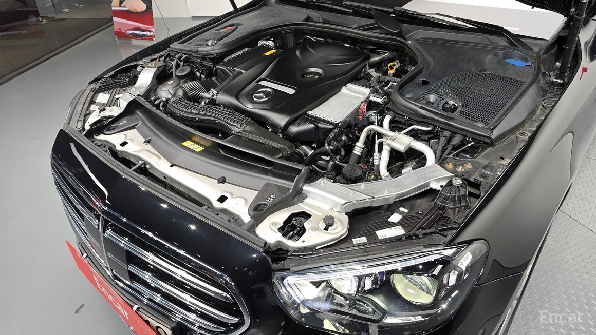 Mercedes-Benz E-Class - фото 5