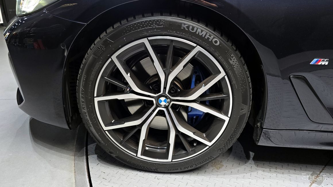 BMW 5 Series - фото 4