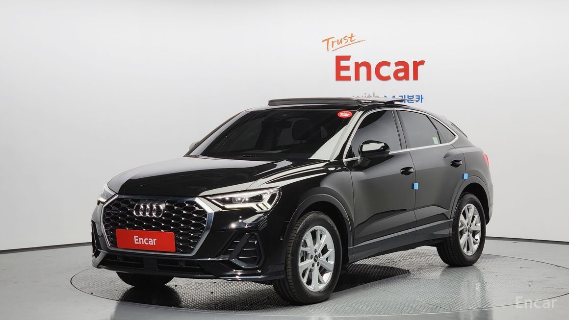 Audi Q3 - фото 0