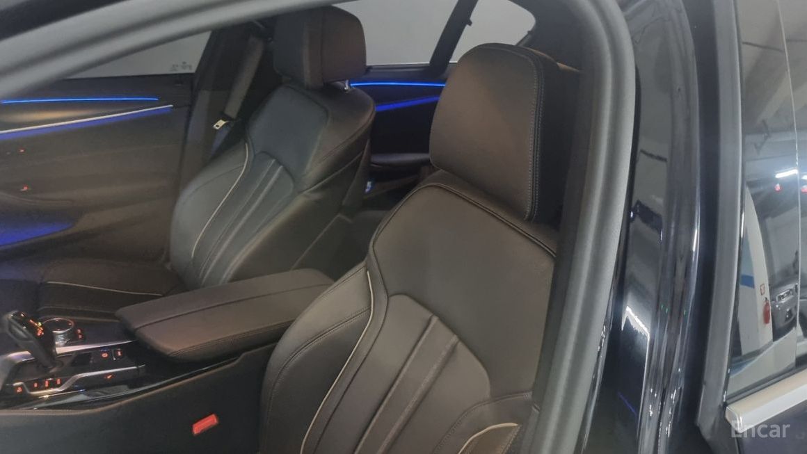 BMW 5 Series - фото 4