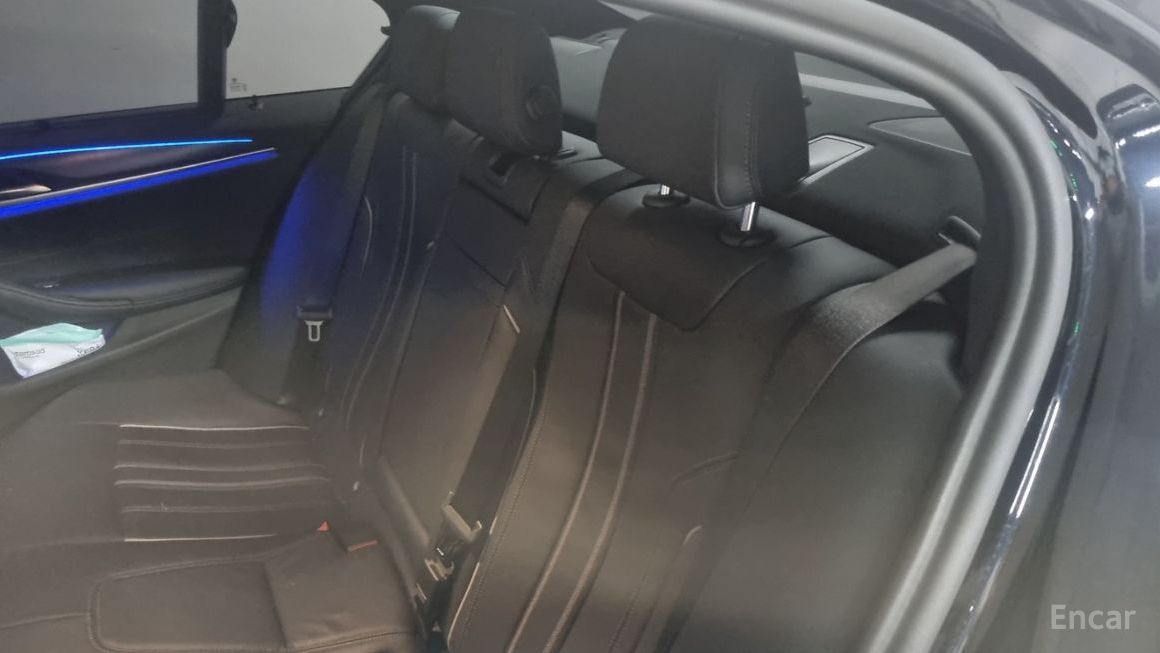 BMW 5 Series - фото 5