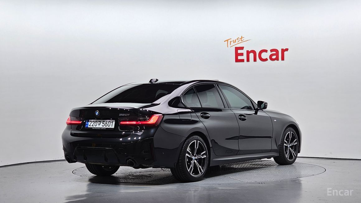 BMW 3 Series - фото 1