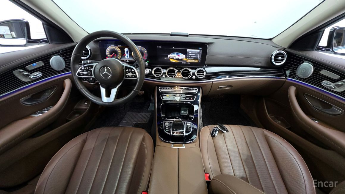 Mercedes-Benz E-Class - фото 6