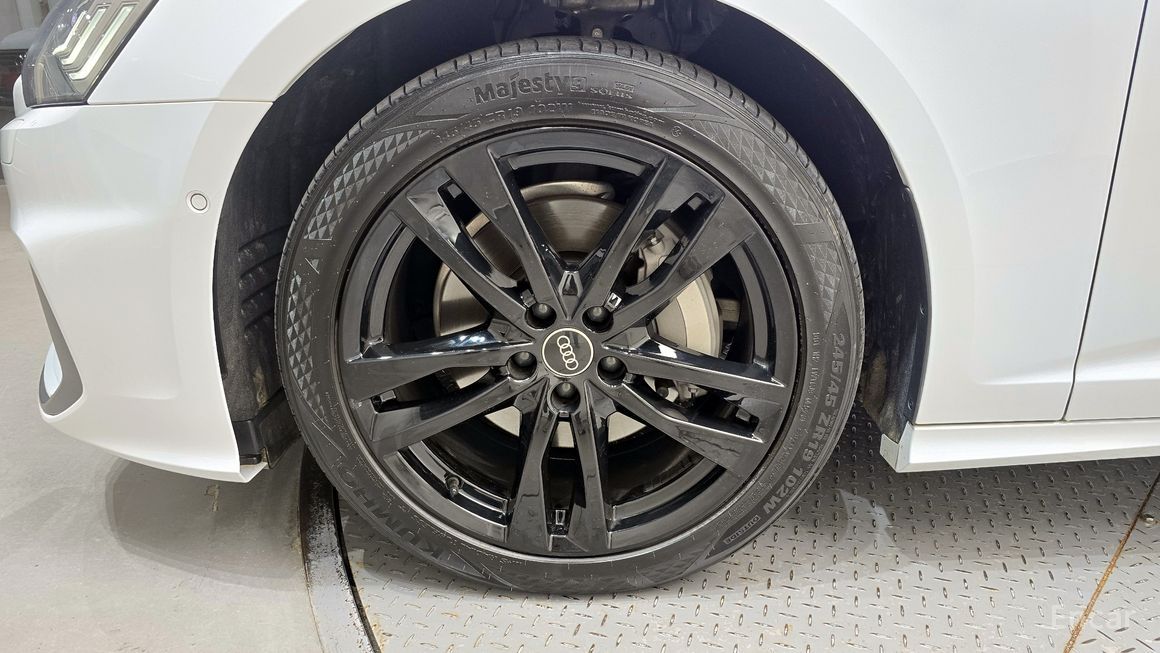 Audi A6 - фото 4