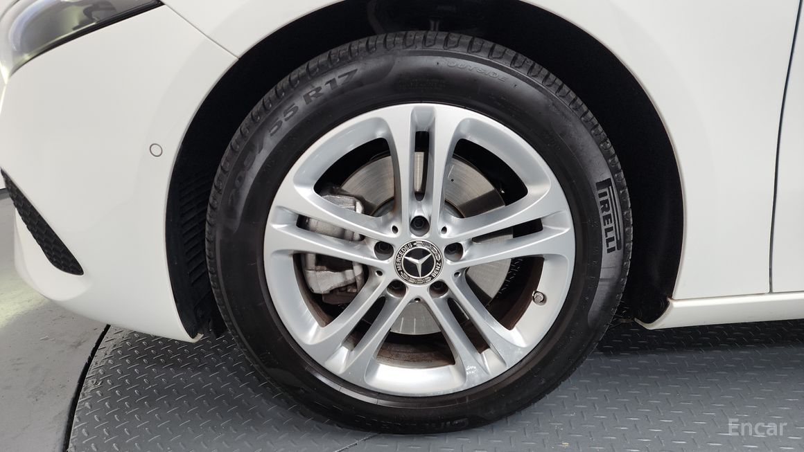 Mercedes-Benz A-Class - фото 4