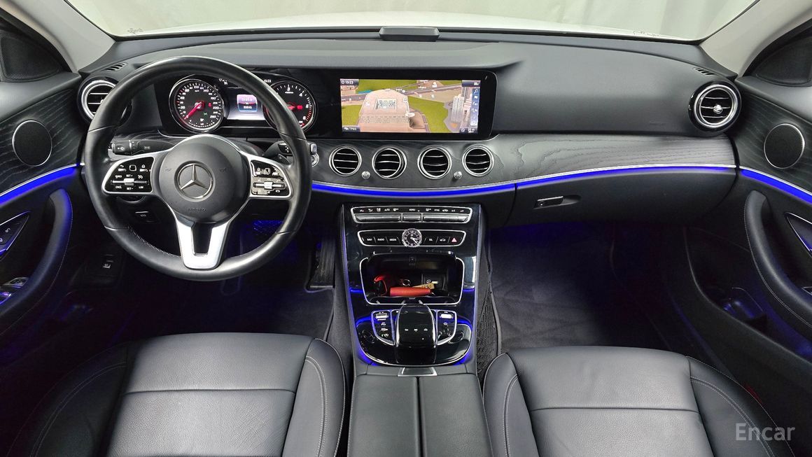 Mercedes-Benz E-Class - фото 6