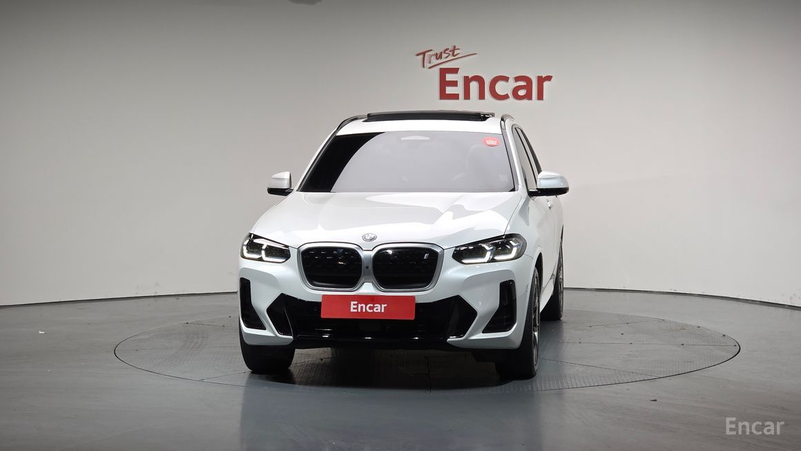 BMW iX3 - фото 2