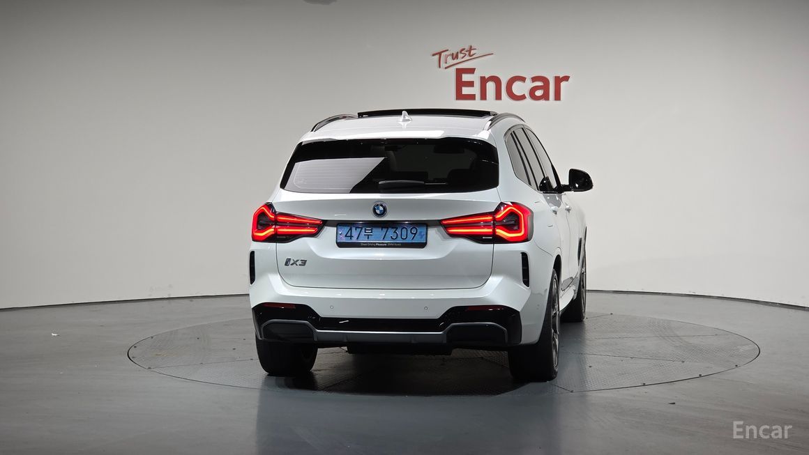 BMW iX3 - фото 3