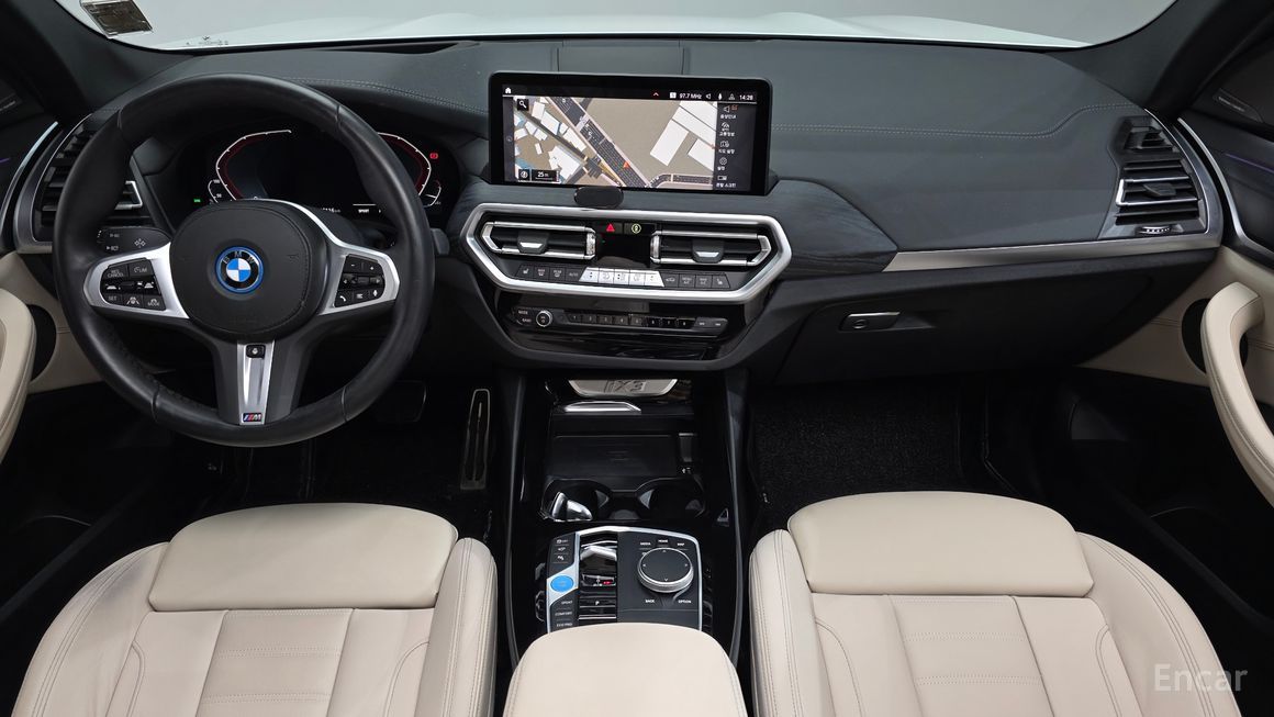 BMW iX3 - фото 6