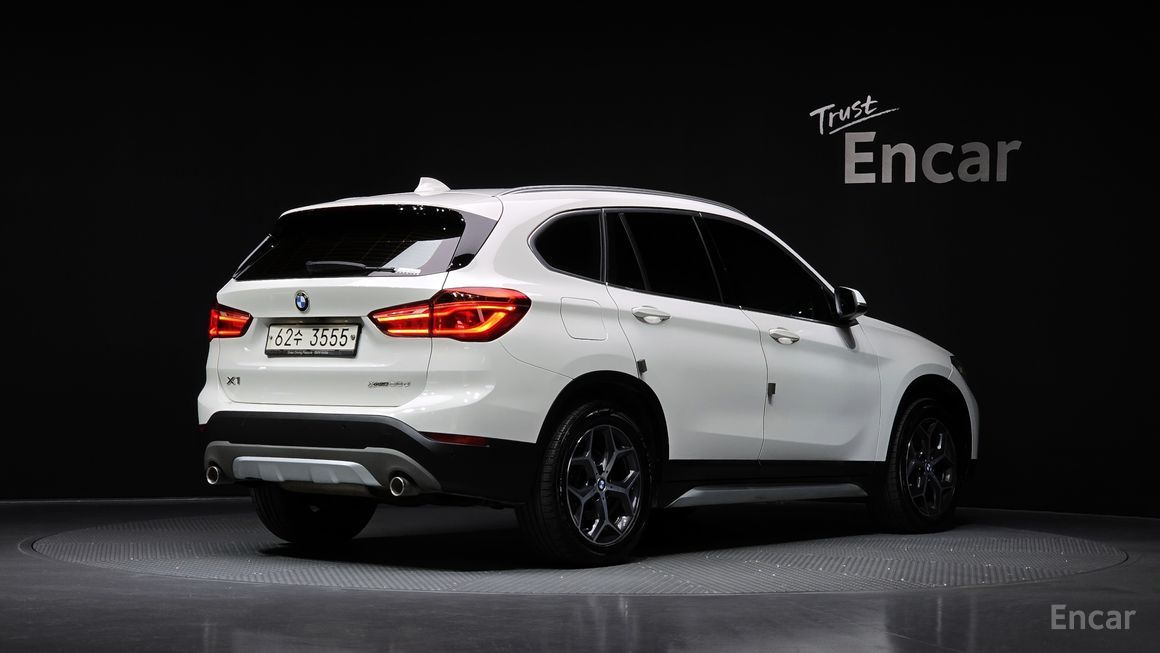 BMW X1 - фото 1