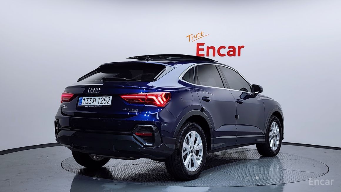 Audi Q3 - фото 1