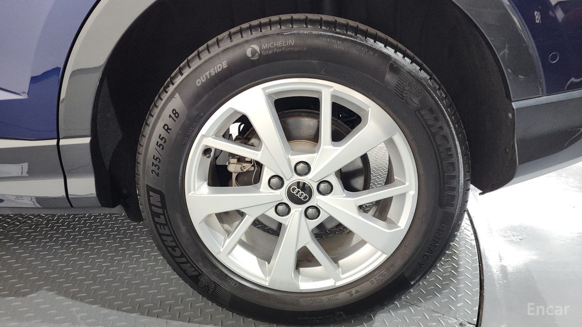 Audi Q3 - фото 4