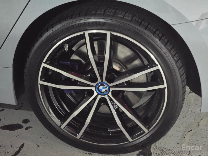 BMW 3 Series - фото 4