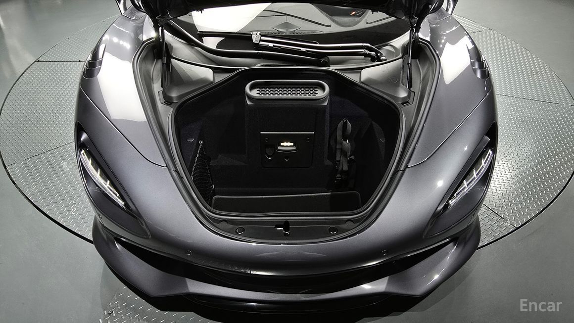 McLaren 750S - фото 5